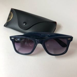 NWOT Ray Ban Classic Navy Sunglasses